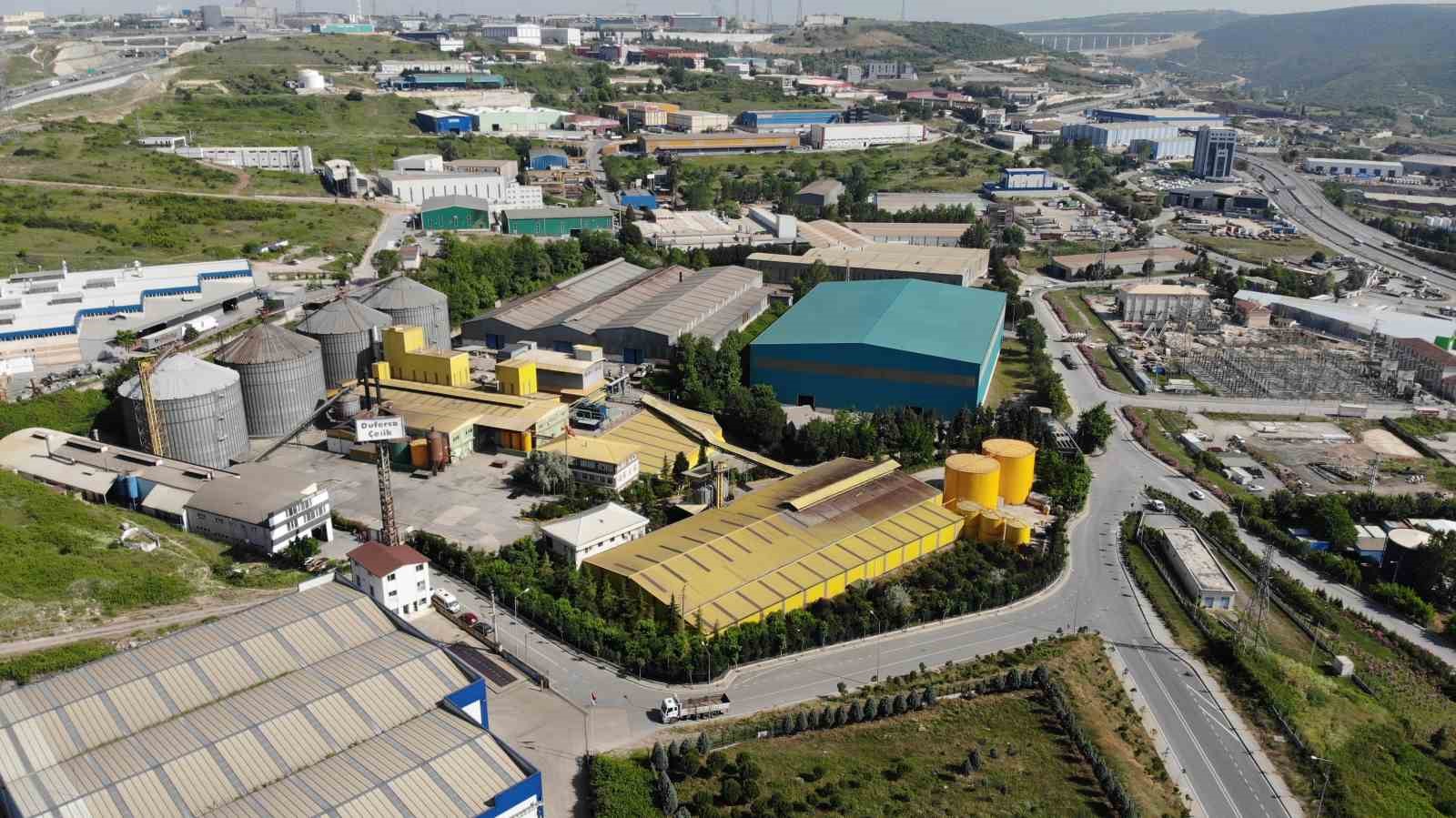 LÜTFÜ TÜRKKAN’IN FABRİKASINA MİLYONLUK KÖTÜ KOKU CEZASI