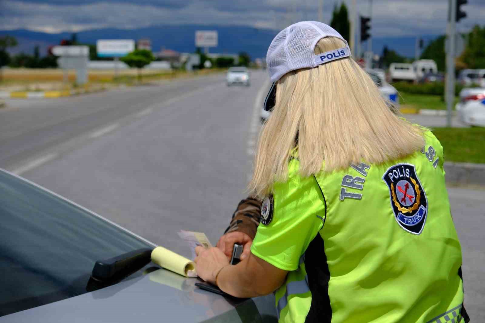 DÜZCE’DE 204 ARAÇ TRAFİKTEN MEN EDİLDİ
