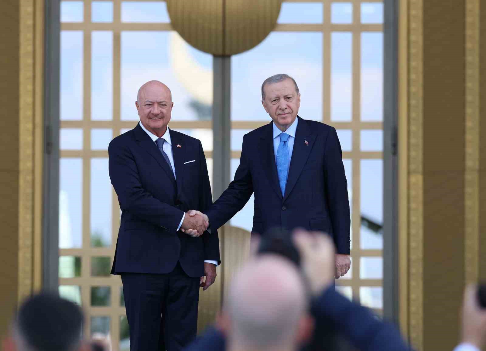 CUMHURBAŞKANI ERDOĞAN, AVUSTURYA ŞANSÖLYESİ CHRİSTİAN STOCKER’İ TÖRENLE KARŞILADI