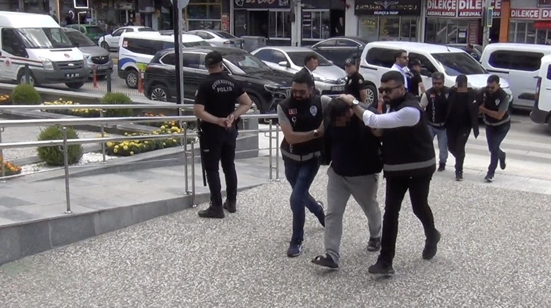CİNAYETLE SONUÇLANAN KIZ KAÇIRMA KAVGASINDA 3 ŞÜPHELİ ADLİYEYE SEVK EDİLDİ