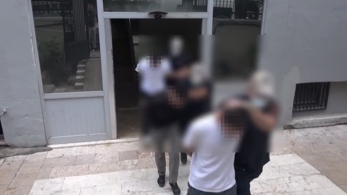 DİYARBAKIR’DA VATANDAŞLARI DARBEDEN 3 KİŞİ TUTUKLANDI