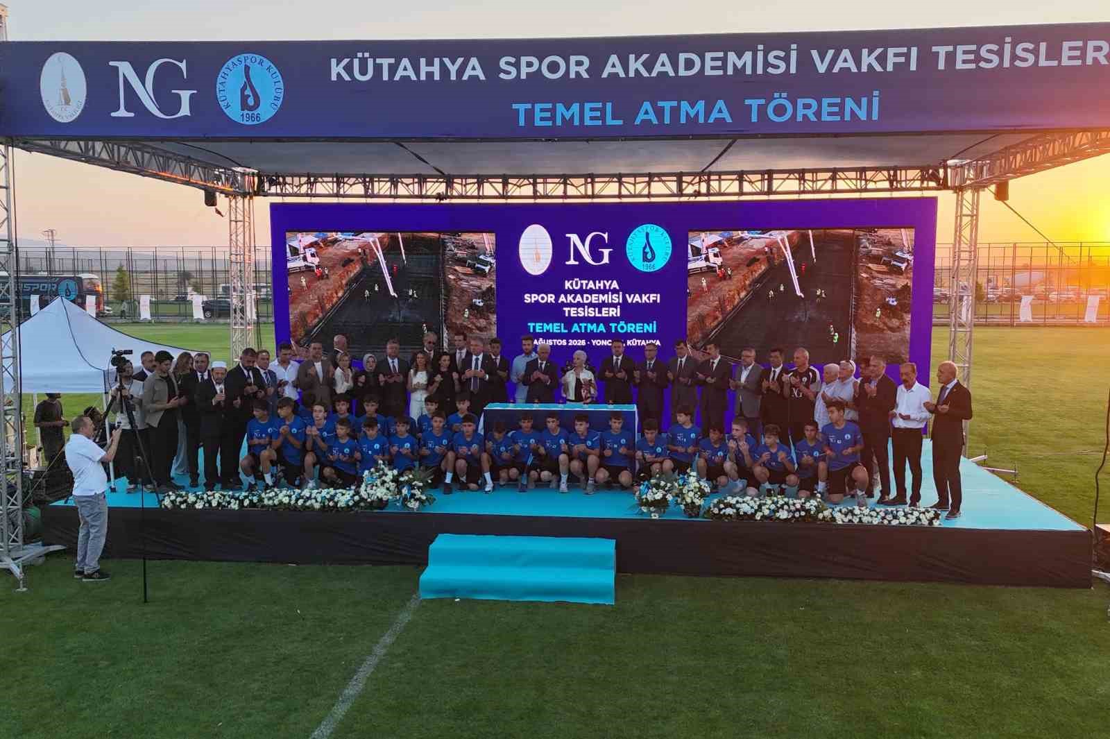 KÜTAHYASPOR AKADEMİSİ VAKFI SOSYAL TESİSLERİ’NİN TEMELİ ATILDI