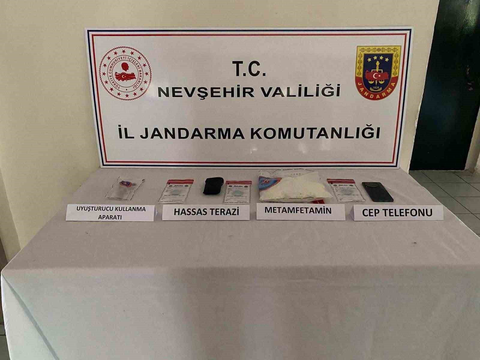 NARKOTİK KÖPEĞİ ’ZIRH’ UYUŞTURUCU SEVKİYATINI ENGELLEDİ