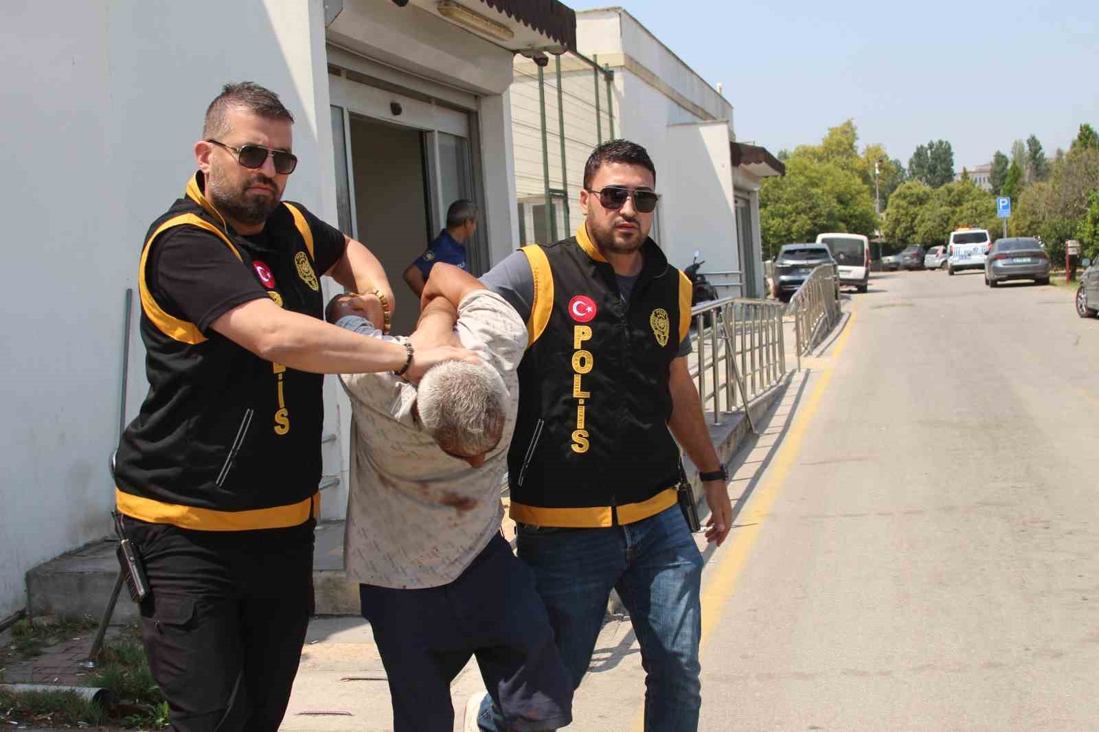ESKİ EŞİNİ 8 YERİNDEN BIÇAKLAYAN ŞÜPHELİNİN İFADESİ PES DEDİRTTİ