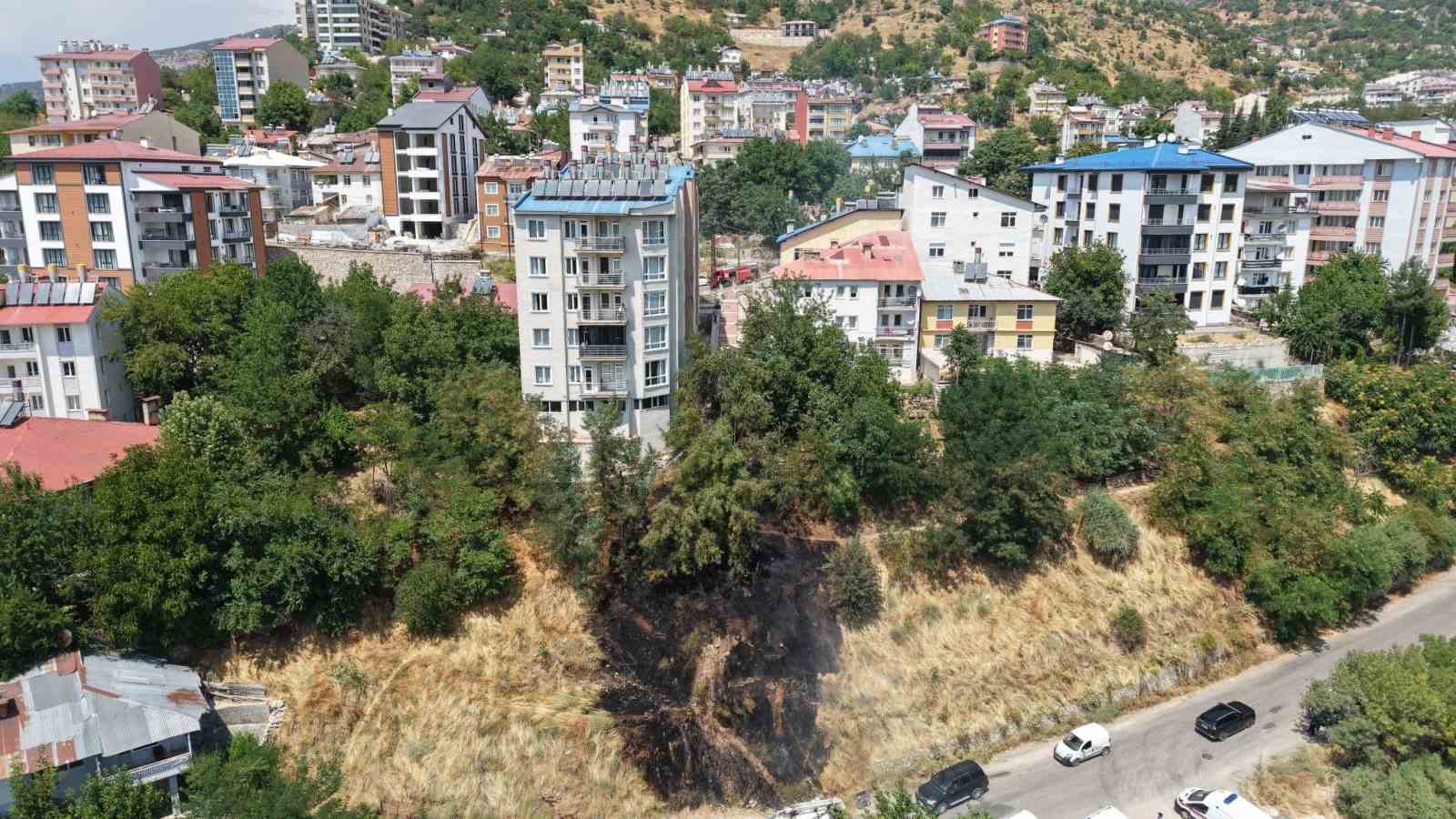 ÇOCUKLARIN TORPİL OYUNU YANGINLA SONUÇLANDI: İTFAİYE BÜYÜMEDEN SÖNDÜRDÜ