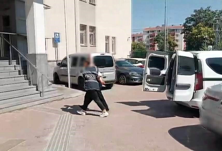 28 YIL KESİNLEŞMİŞ CEZASI OLAN FİRARİ POLİSTEN KAÇAMADI