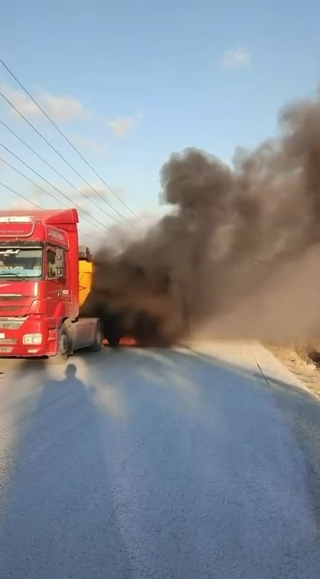 ARNAVUTKÖY HAFRİYAT KAMYONU ALEV ALEV YANDI