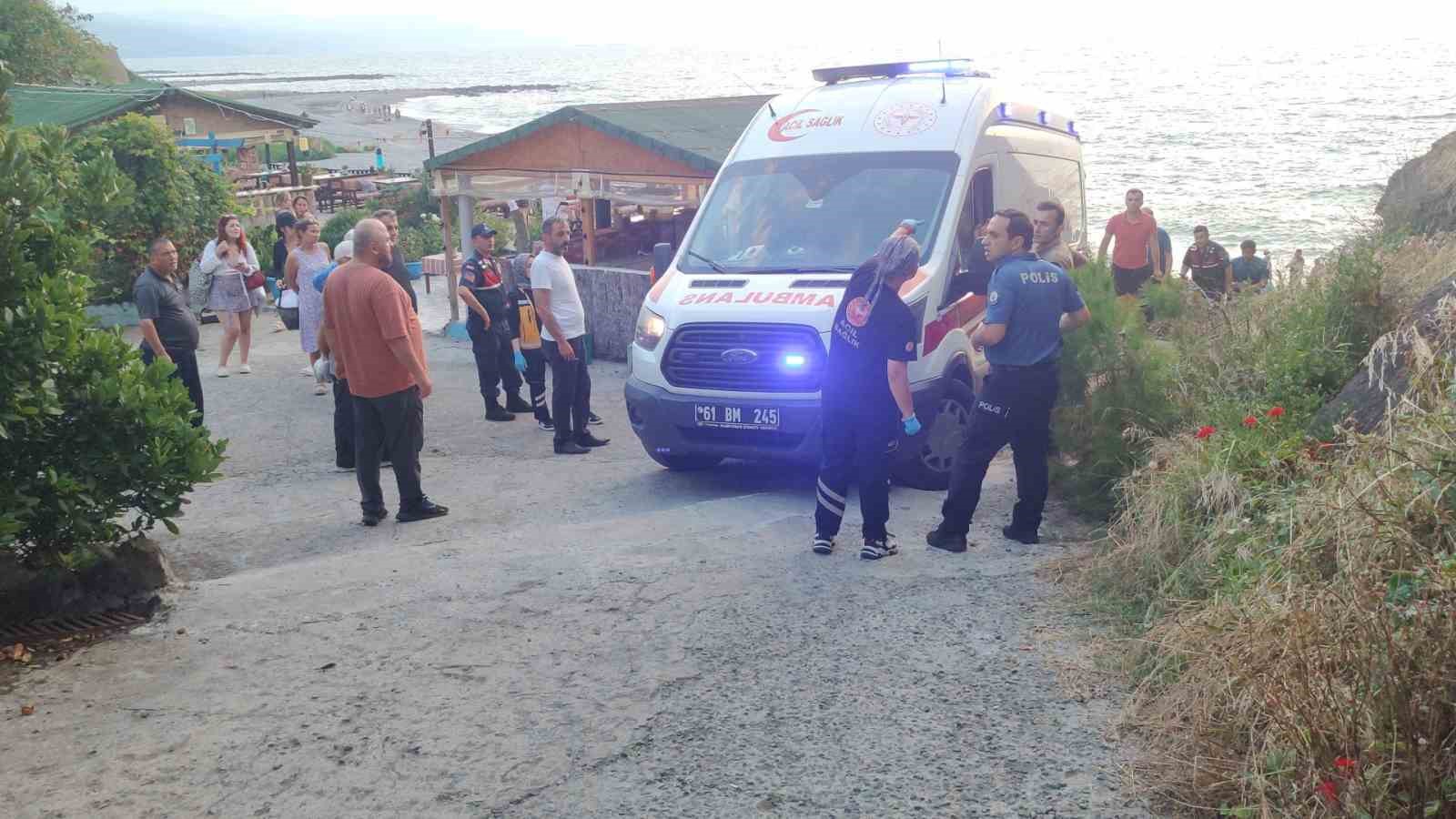 GİRESUN’DA DENİZE GİREN 4 ARKADAŞTAN 1’İ HAYATINI KAYBETTİ