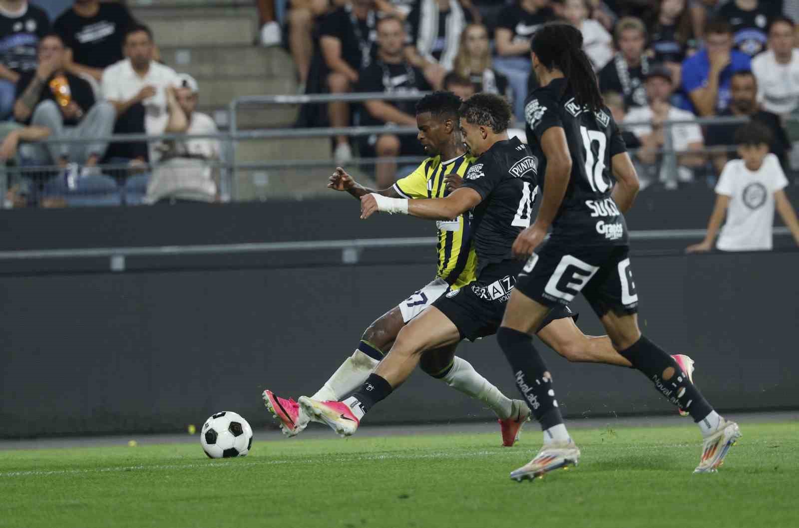 UEFA ŞAMPİYONLAR LİGİ: STURM GRAZ: 0 - FENERBAHÇE: 0 (İLK YARI)