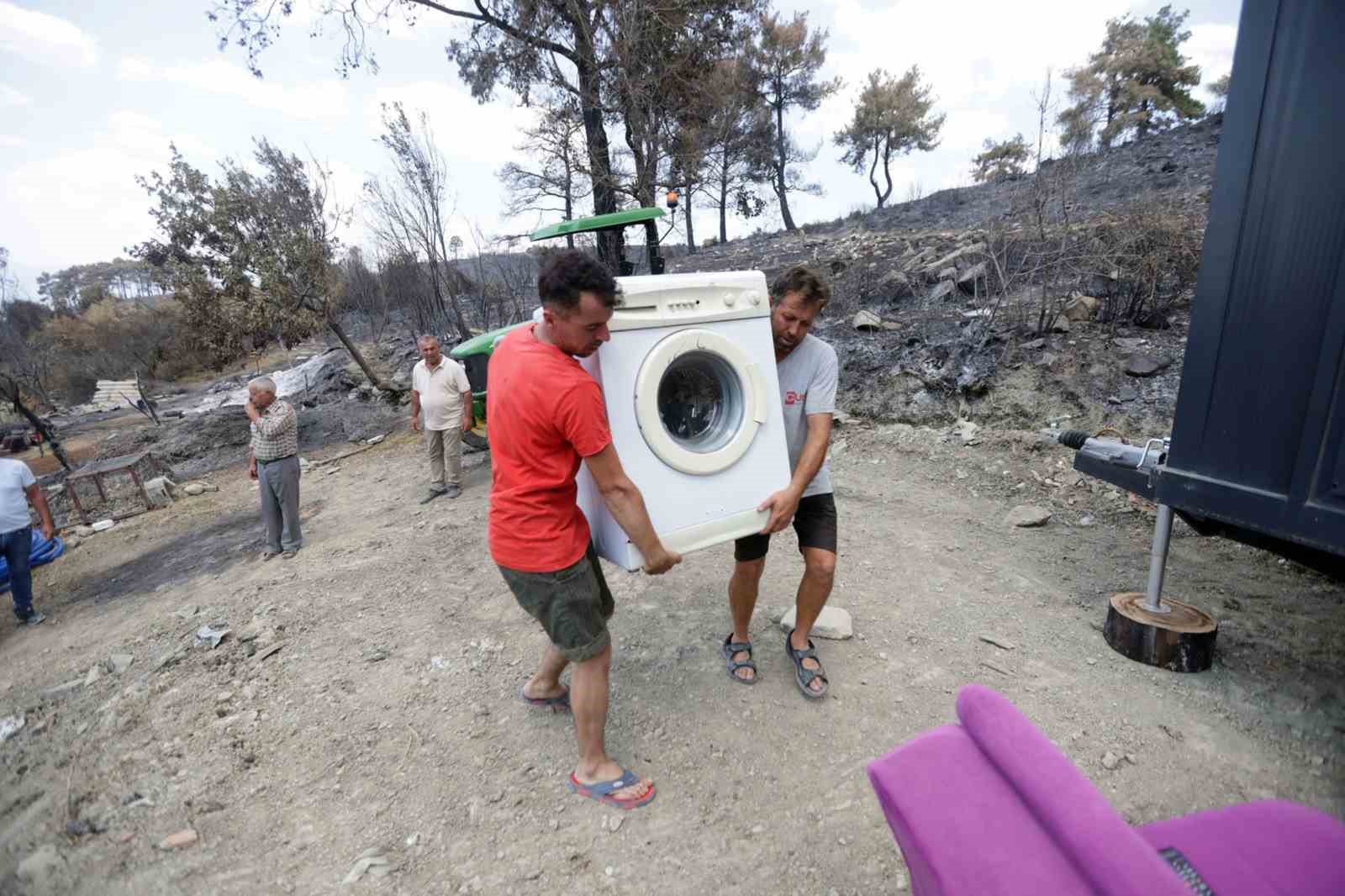 SEYDİKEMER’DE YANGININ YARALARI SARILIYOR