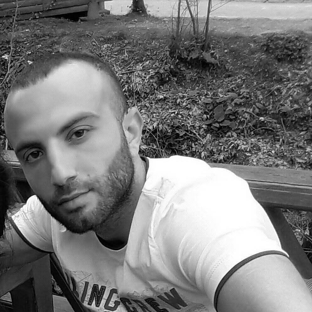 ESENLER’DE KAZADA HAYATINI KAYBEDEN MİNİBÜS ŞOFÖRÜNÜN CENAZESİ YAKINLARI TARAFINDAN TESLİM ALINDI