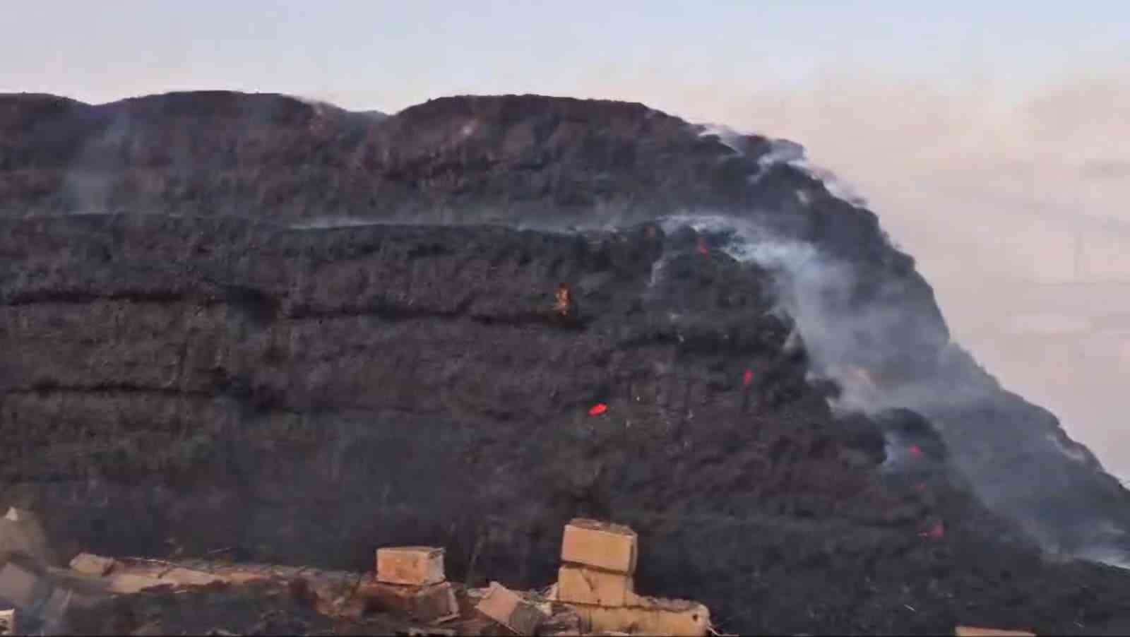 GAZİANTEP’TE KORKUTAN YANGIN: BİNLERCE DÖNÜM ARAZİ VE SAMAN BALYASI KÜL OLDU