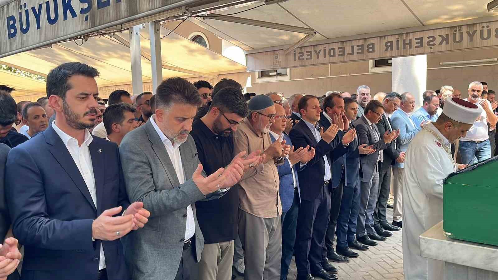 KESTEL BELEDİYE BAŞKANININ TRAFİK KAZASINDA HAYATINI KAYBEDEN AMCASI SON YOLCULUĞUNA UĞURLANDI