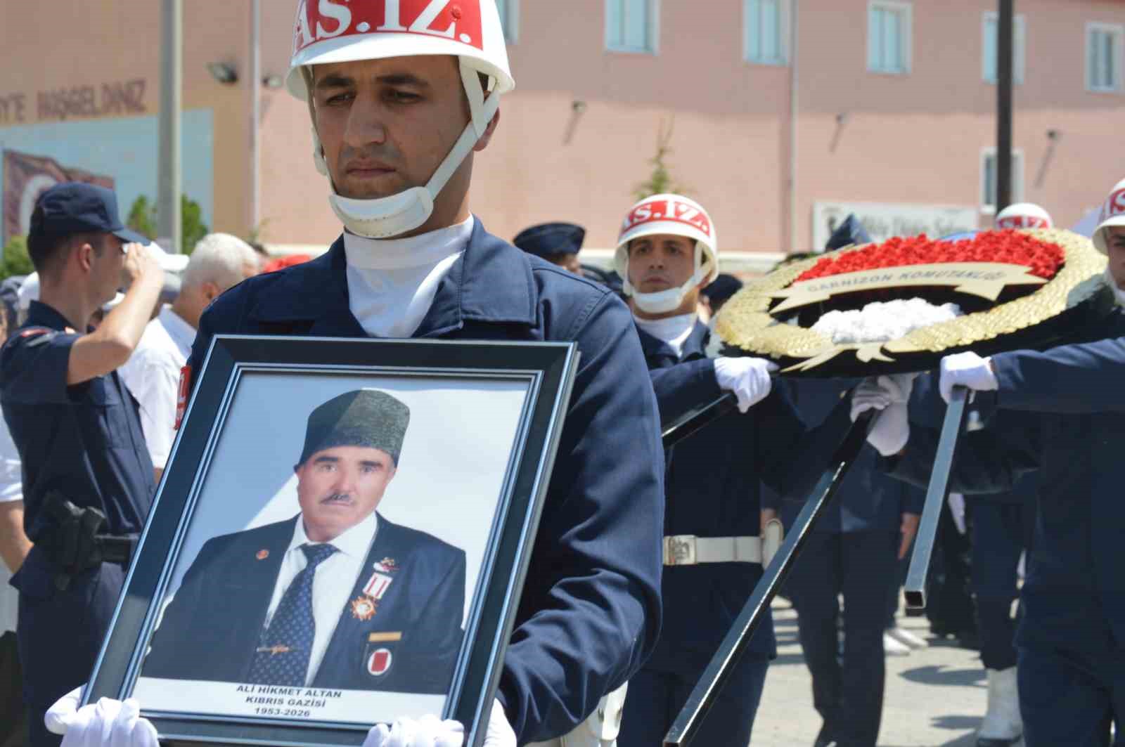 KIBRIS GAZİSİ ALİ HİKMET ALTAN SON YOLCULUĞUNA UĞURLANDI