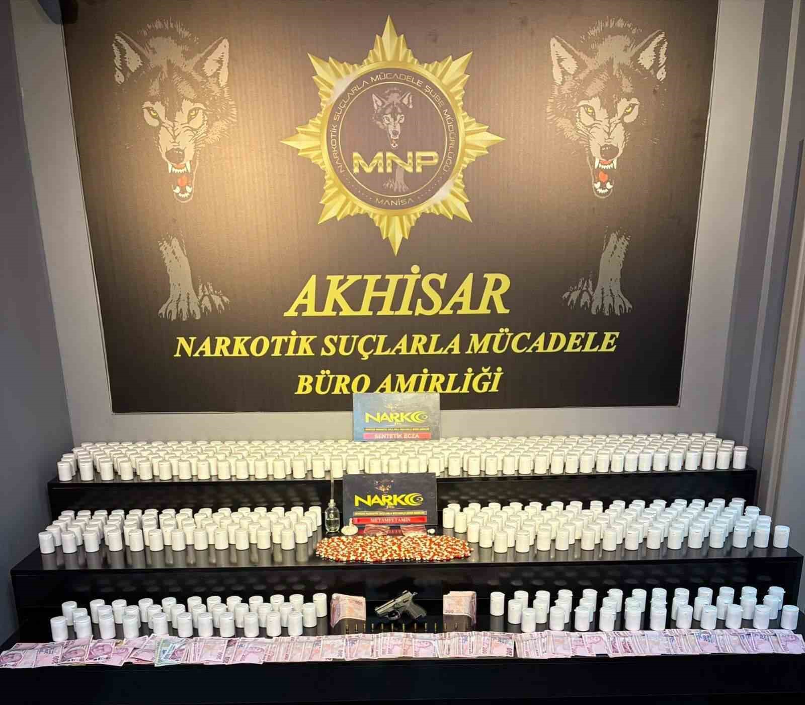 AKHİSAR’DA UYUŞTURUCU OPERASYONUNDA 2 ŞÜPHELİ TUTUKLANDI