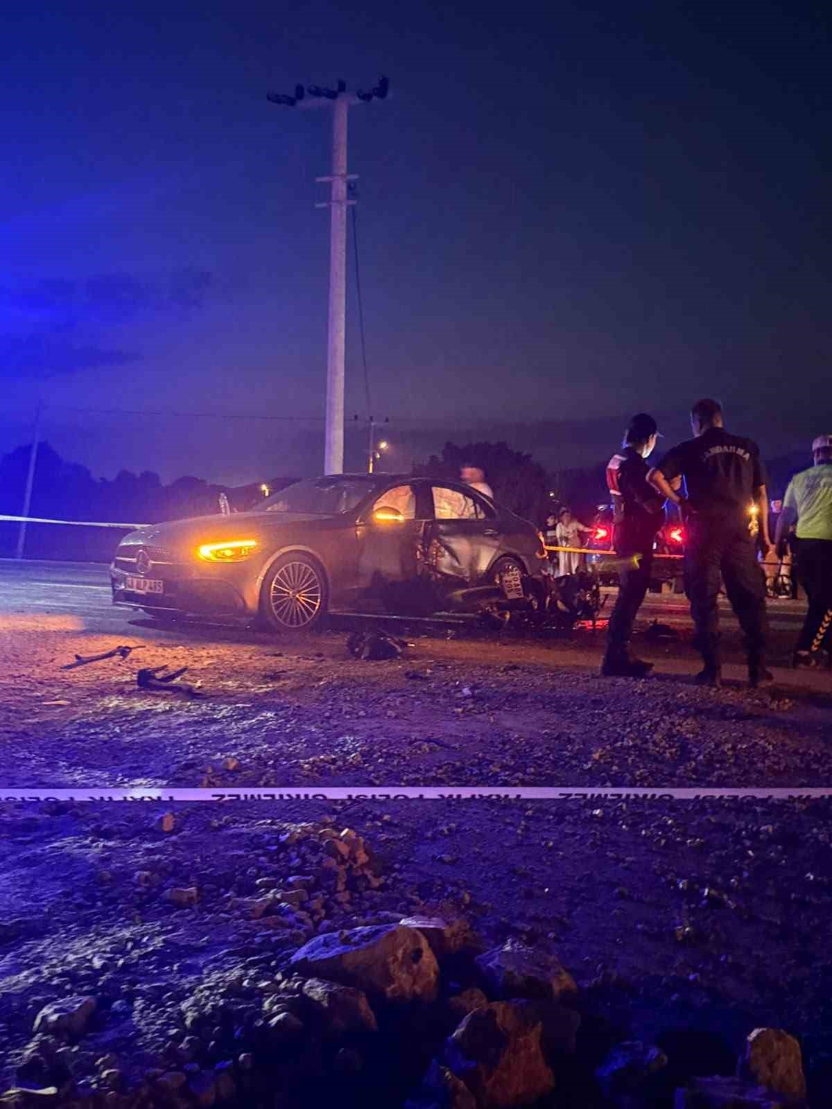 MOTOSİKLET İLE OTOMOBİL ÇARPIŞTI: 1 ÖLÜ