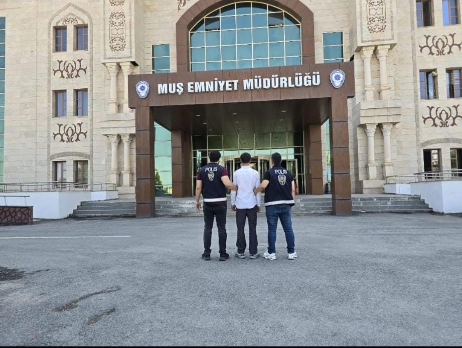 MUŞ’TA ARANAN HÜKÜMLÜ YAKALANDI, CEZAEVİNE GÖNDERİLDİ