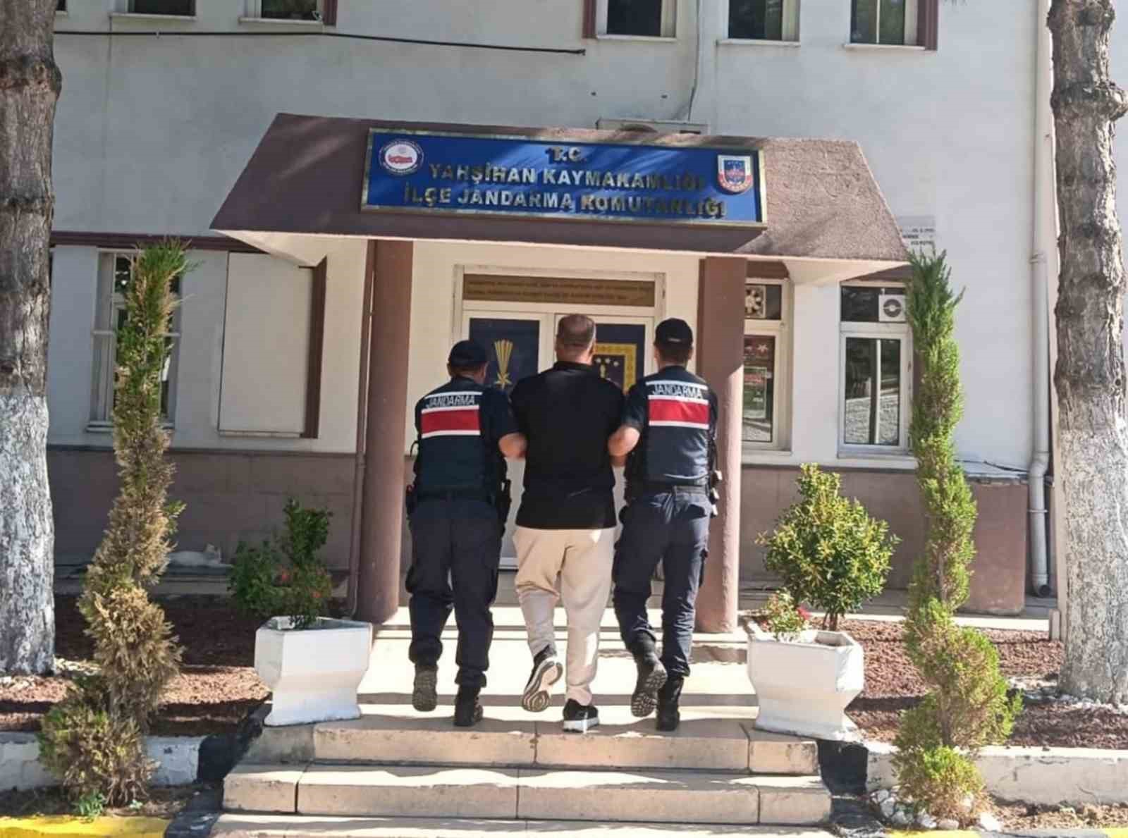 KIRIKKALE’DE 2 HÜKÜMLÜ YAKALANDI