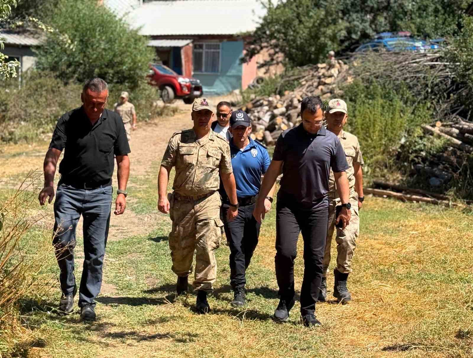 REFAHİYE KAYMAKAMI TAŞKIRAN KÖY ZİYARETLERİNDE VATANDAŞLARIN TALEPLERİNİ DİNLEDİ