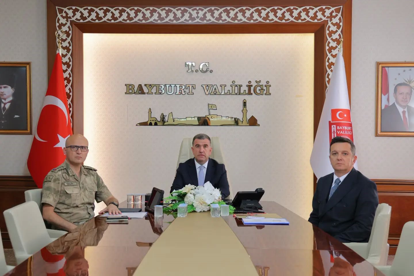 VALİ ELDİVAN ‘TERÖRSÜZ TÜRKİYE’ GÜNDEMLİ GÜVENLİK TOPLANTISINA KATILDI