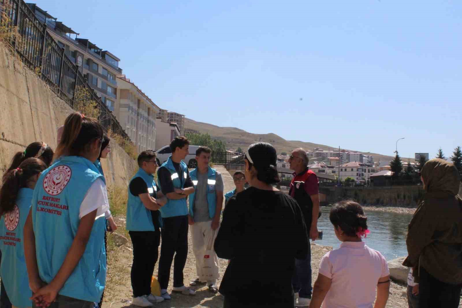 BAYBURT’TA HAYALET AĞLARA KARŞI FARKINDALIK ETKİNLİĞİ DÜZENLENDİ