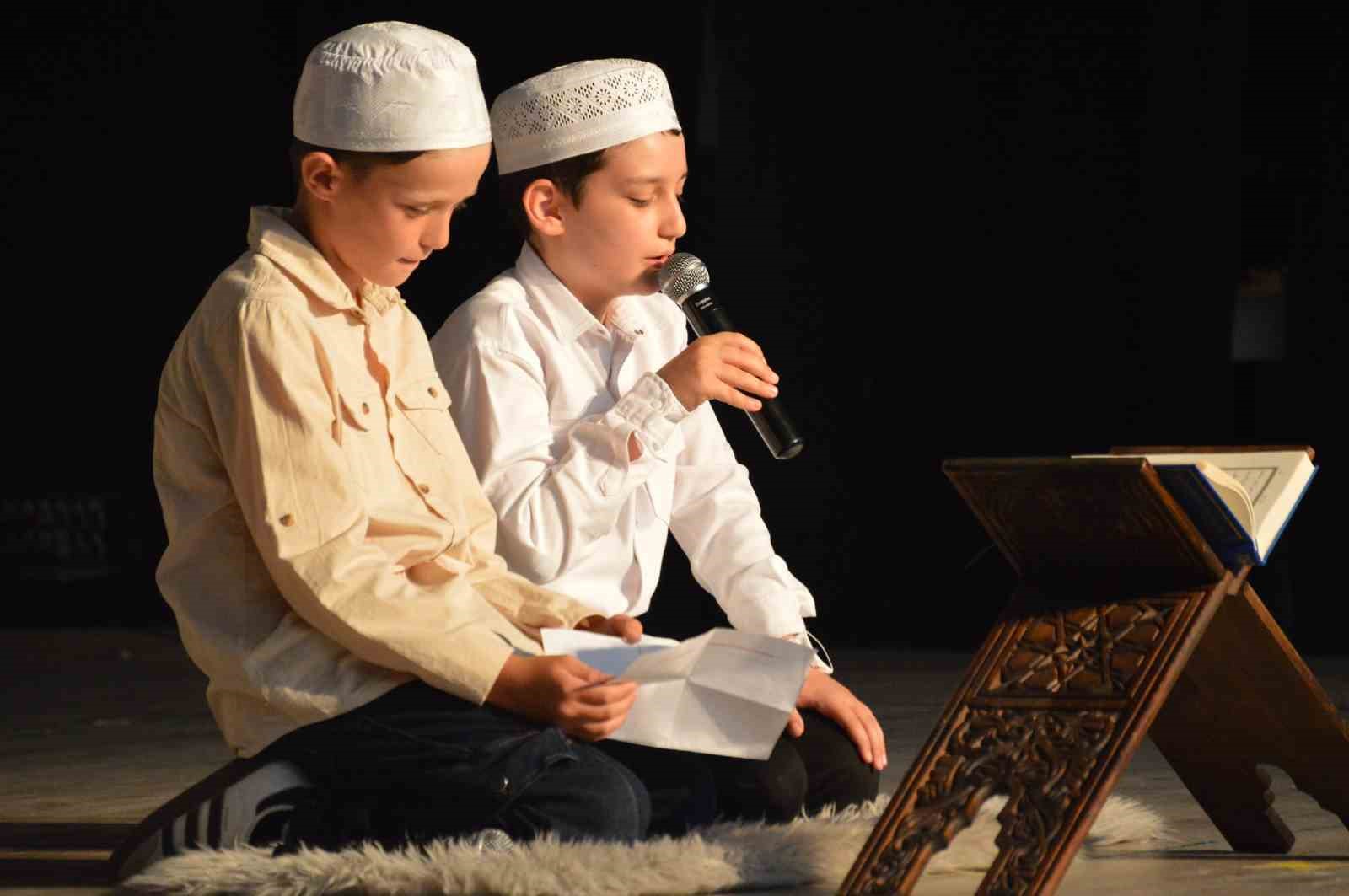 TAVŞANLI’DA YAZ KUR’AN KURSU KAPANIŞ PROGRAMI COŞKUYLA GERÇEKLEŞTİ