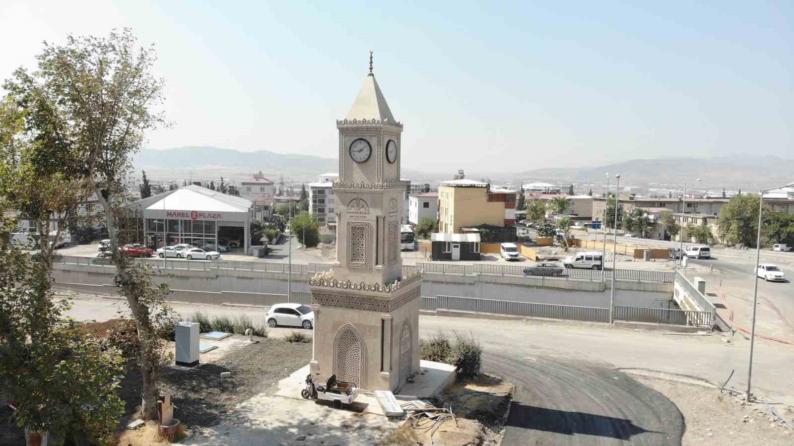 DULKADİROĞLU’NUN SİMGESİ SAAT KULESİ ÇALIŞMIYOR