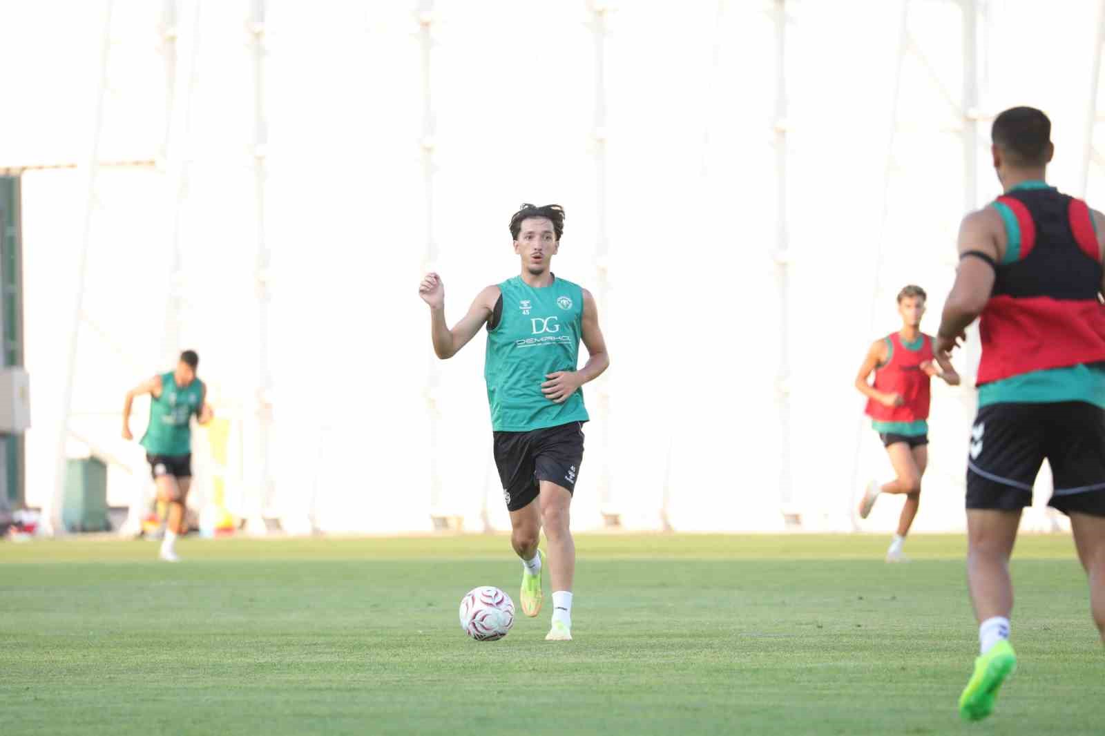 KONYASPOR, ÇAYKUR RİZESPOR MAÇI HAZIRLIKLARINI SÜRDÜRDÜ