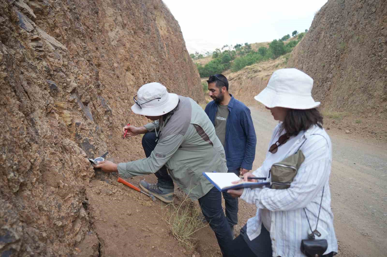 MUŞ’TA KAVAKBAŞI FAY ZONU MERCEK ALTINDA