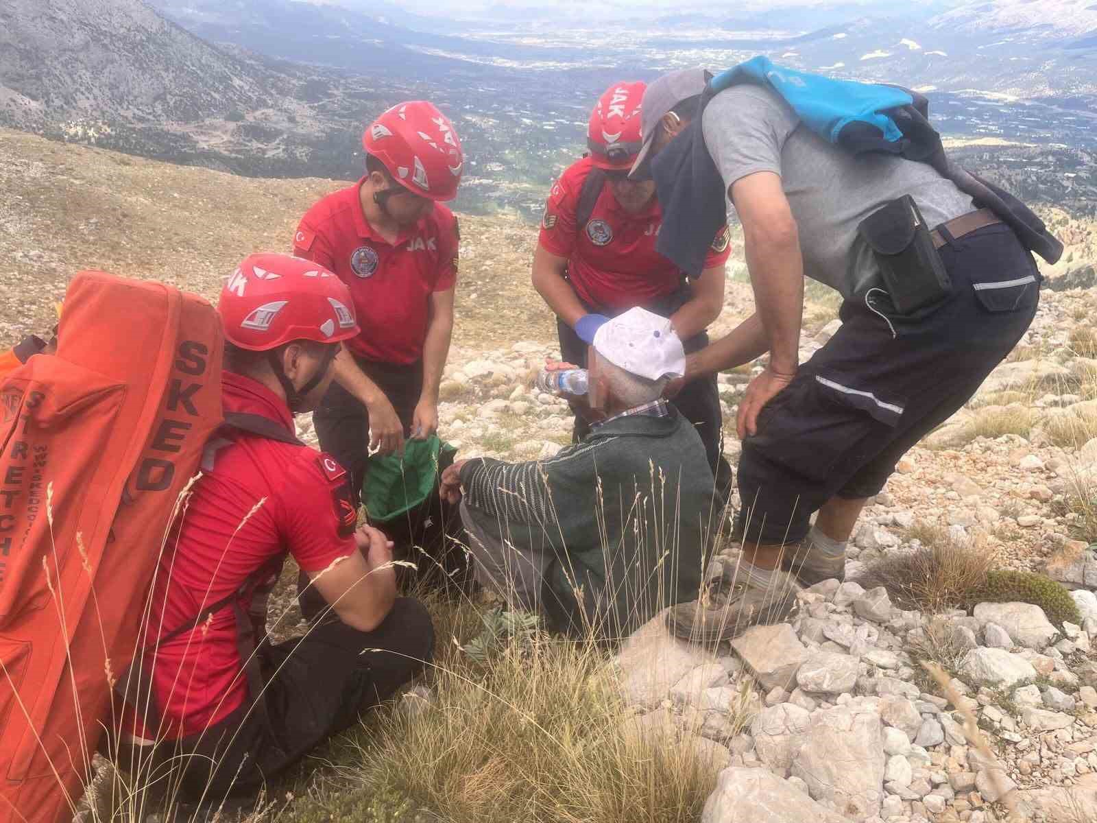 ANTALYA’DA KAYIP YAŞLI ADAM JANDARMA EKİPLERİNCE BULUNDU