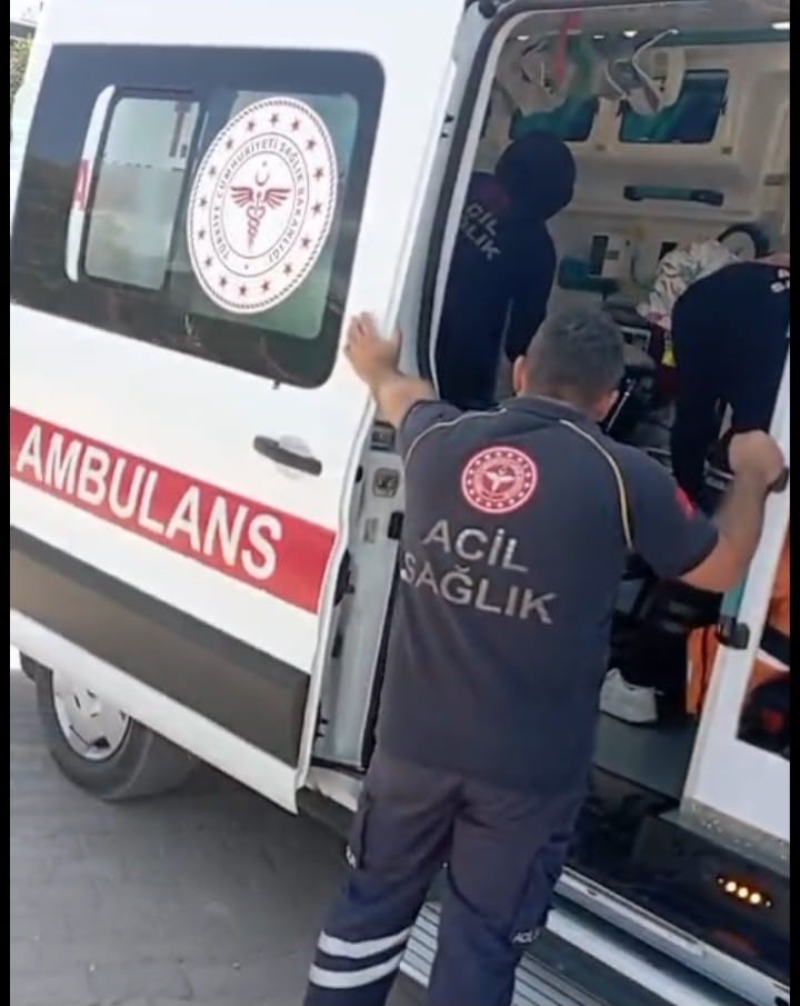 KASTAMONU’DA DENİZE GİREN 4 KİŞİLİK AİLE BOĞULMAKTAN SON ANDA KURTARILDI