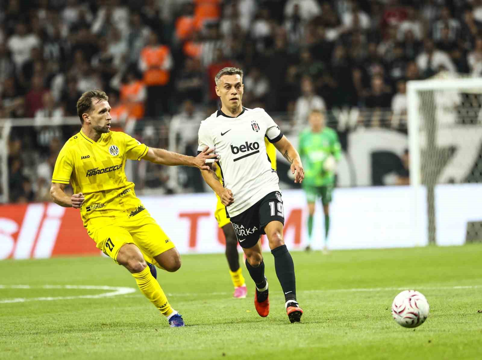 LEANDRO TROSSARD İLK KEZ BEŞİKTAŞ FORMASINI GİYDİ
