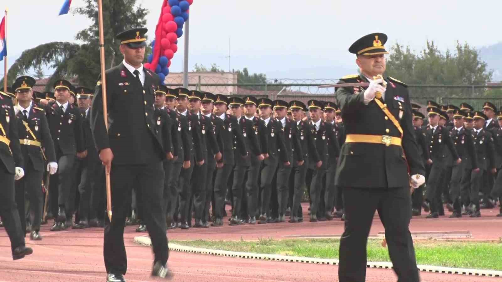 IŞIKLAR JANDARMA ASTSUBAY MESLEK YÜKSEKOKULU’NDA MEZUNİYET COŞKUSU