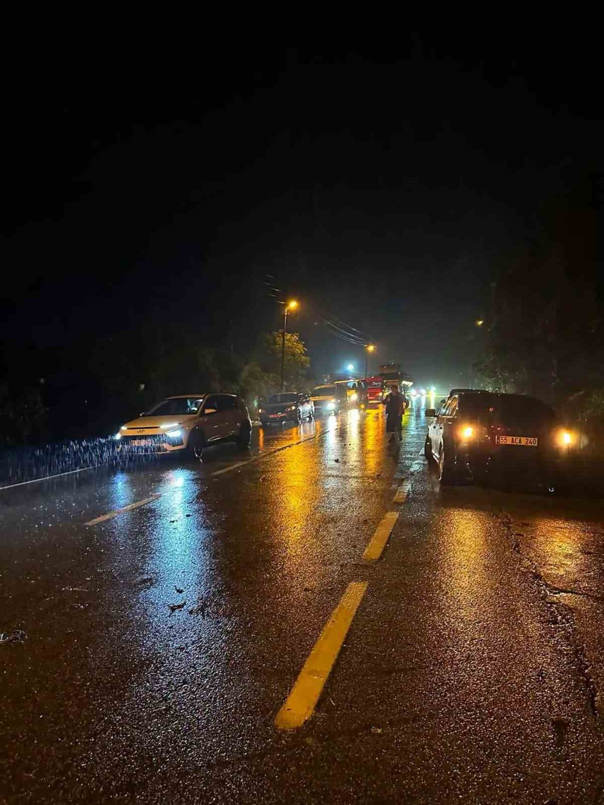 TİREBOLU-TORUL KARA YOLU ULAŞIMA KAPANDI