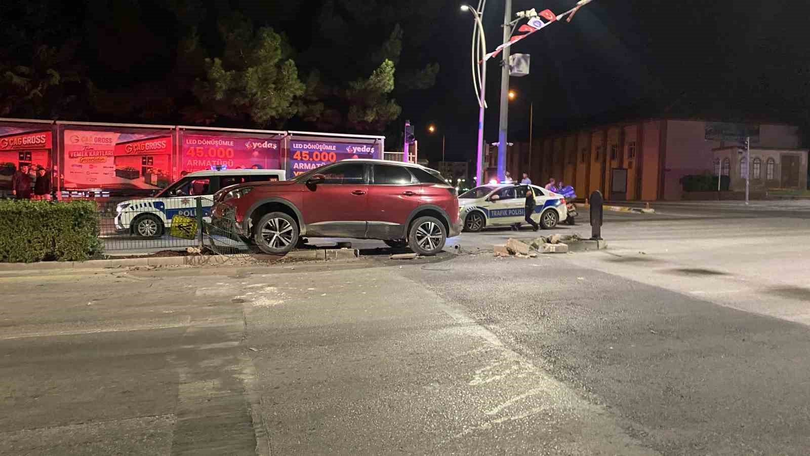 ÇORUM’DA OTOMOBİL İLE MOTOSİKLET ÇARPIŞTI: 1 YARALI