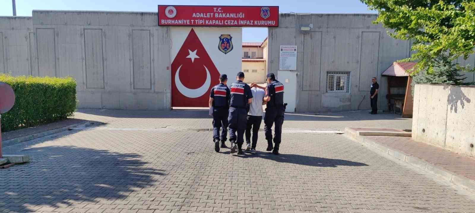 EDREMİT’TEKİ YANGIN İÇİN ÖZEL EKİP KURULDU: YAKALANAN ŞÜPHELİ TUTUKLANDI