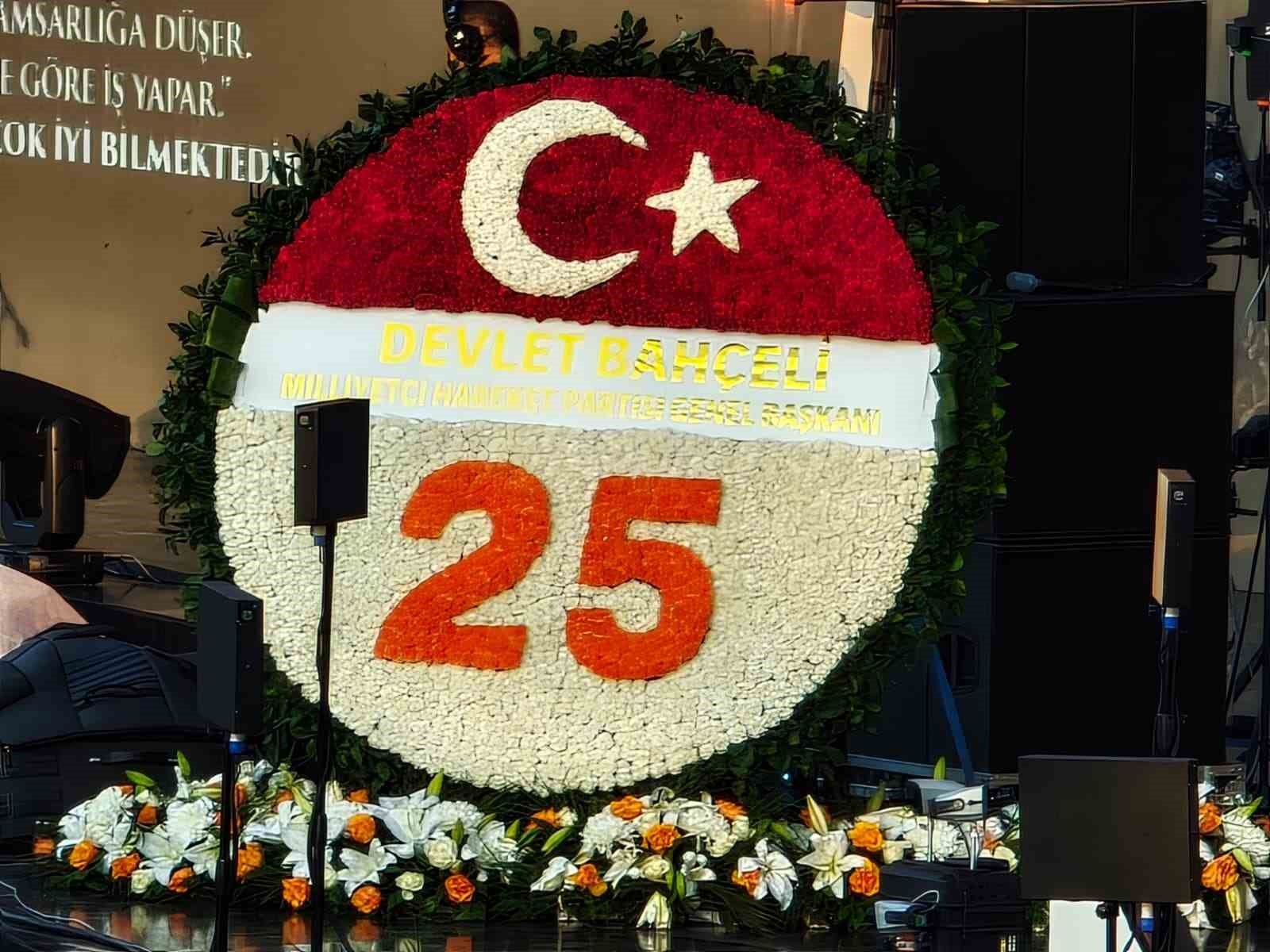 MHP GENEL BAŞKANI BAHÇELİ’DEN AK PARTİ’NİN 25. KURULUŞ YIL DÖNÜMÜNE ÖZEL ÇELENK