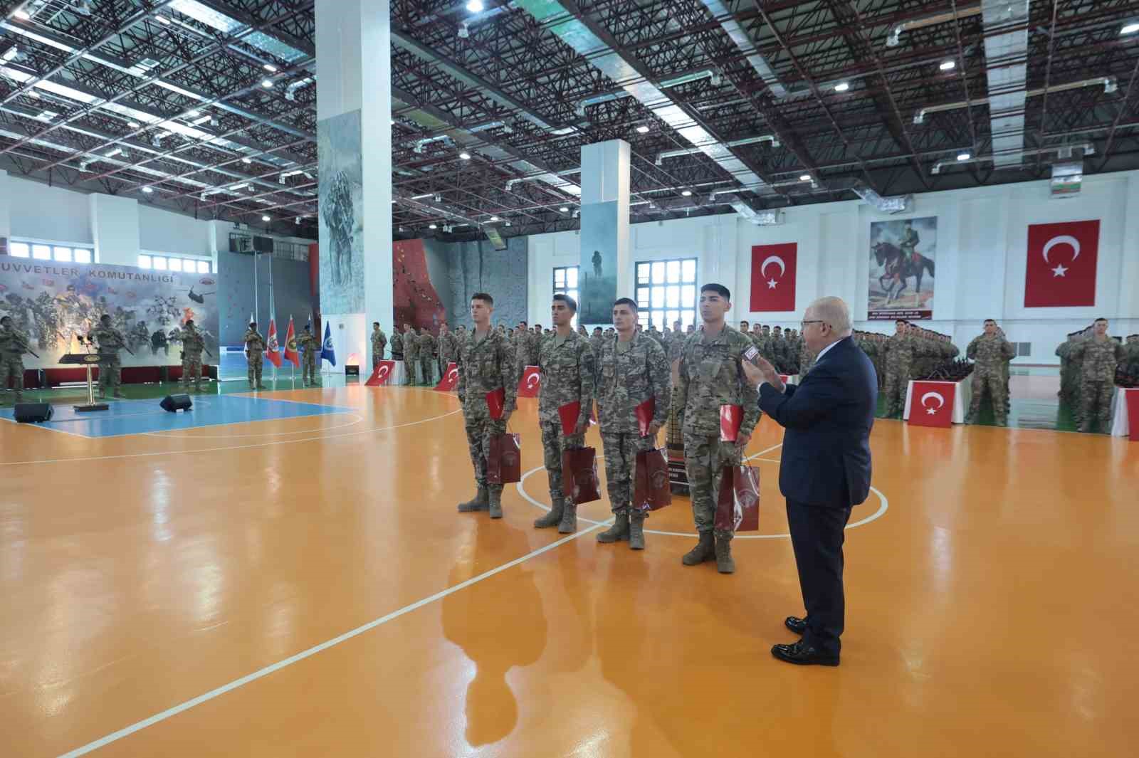 BAKAN GÜLER: "ÖZEL KUVVETLER MENSUBU HER ZAMAN EN İYİSİ OLMAKLA MÜKELLEFTİR"