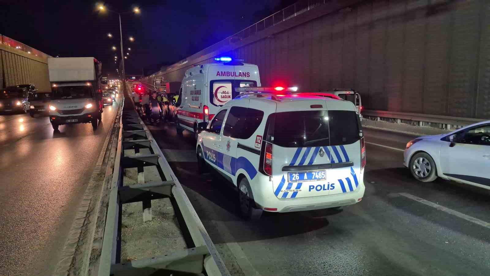 ESKİŞEHİR’DE ZİNCİRLEME KAZA: 5 YARALI