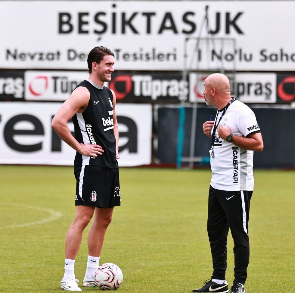 DUSAN VLAHOVİC, BEŞİKTAŞ İLE İLK ANTRENMANINA ÇIKTI
