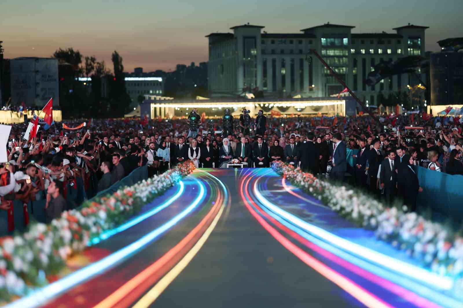 CUMHURBAŞKANI ERDOĞAN: "ALLAH ÖMÜR VE SAĞLIK VERİRSE DAHA NİCE YILLAR TÜRKİYE’YE HİZMET MÜCADELESİ İÇİNDE OLACAĞIM"