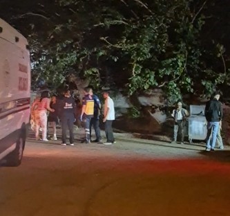 ESKİŞEHİR’DE OLAYLI GECE: SİNİR KRİZİ GEÇİREN KADININ BAĞIRIŞ SESLERİ SOKAĞI İNLETTİ