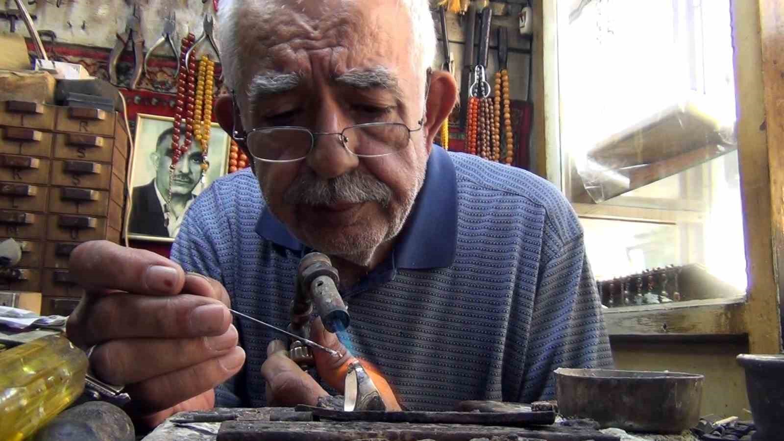 57 YILLIK USTADAN BOZULAN ÜRÜNLERİN DEĞİŞTİRİLMESİNE TEPKİ: "ÖNCE TAMİRİNİ ARAŞTIRIN"