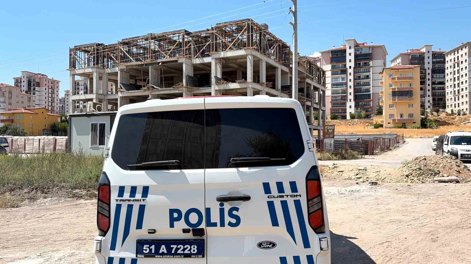 İNŞAATTAN DÜŞEN İŞÇİ YARALANDI