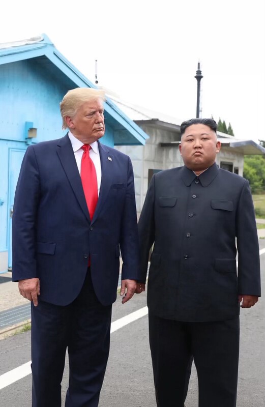 TRUMP: "KİM JONG UN VE BEN ÇOK İYİ GEÇİNİYORUZ"