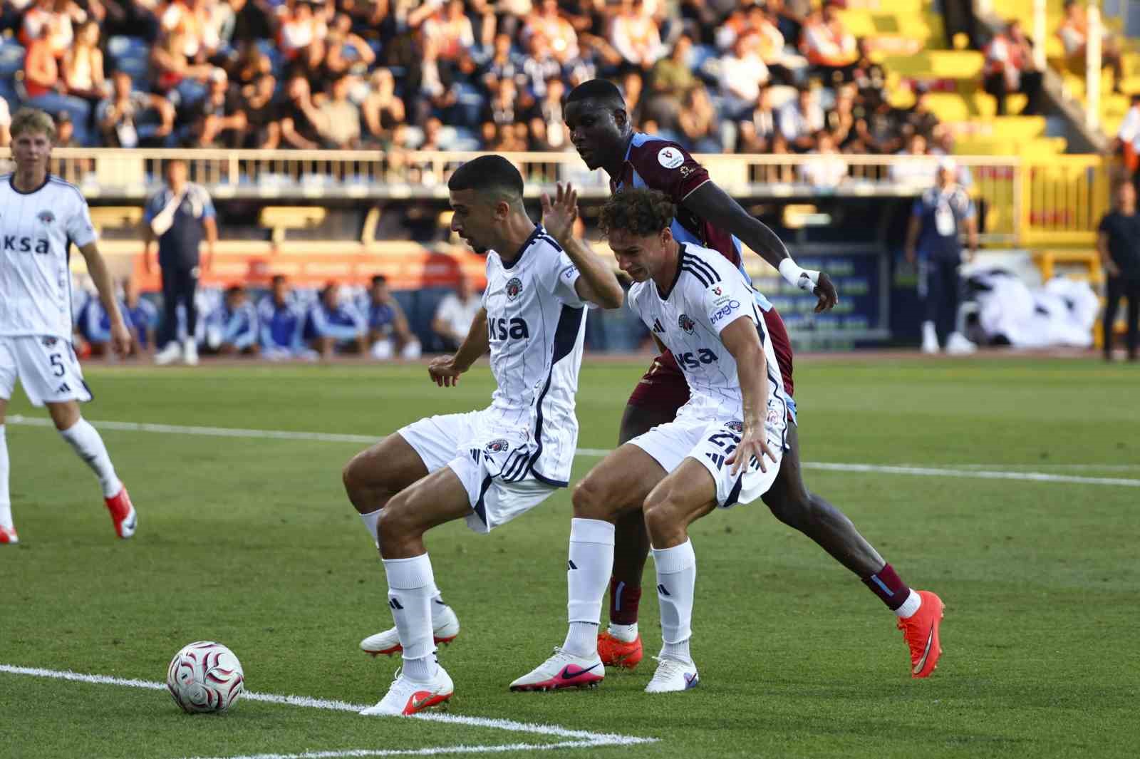 TRENDYOL SÜPER LİG: KASIMPAŞA: 0 - TRABZONSPOR: 1 (İLK YARI)
