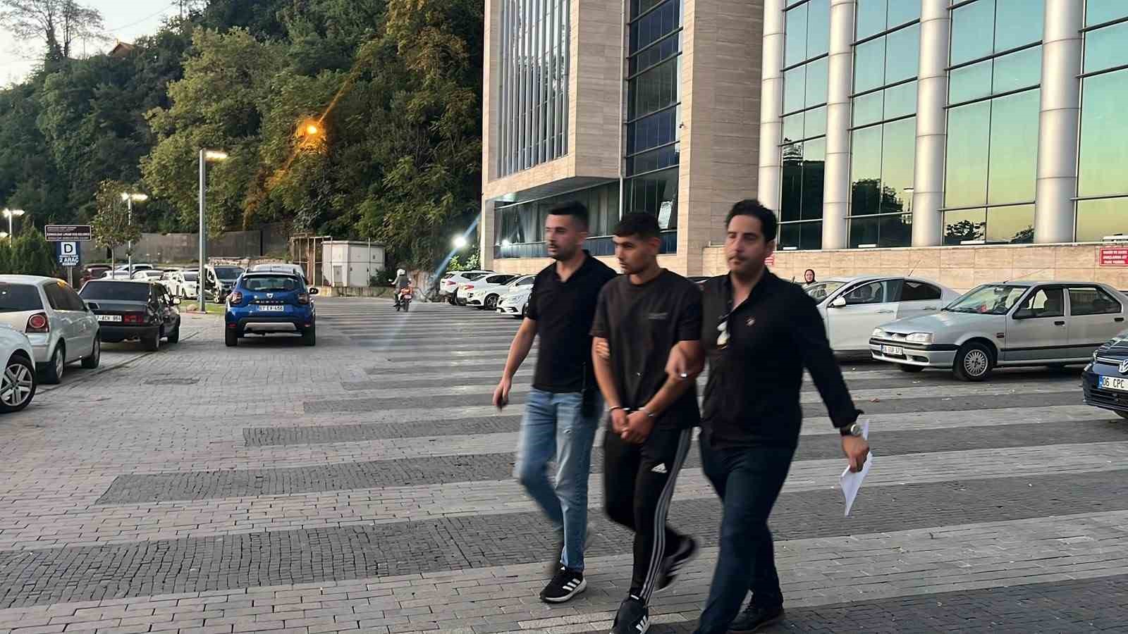 19 YAŞINDAKİ GENCİ BIÇAKLAYARAK ÖLÜMÜNE SEBEP OLAN ZANLI TUTUKLANDI