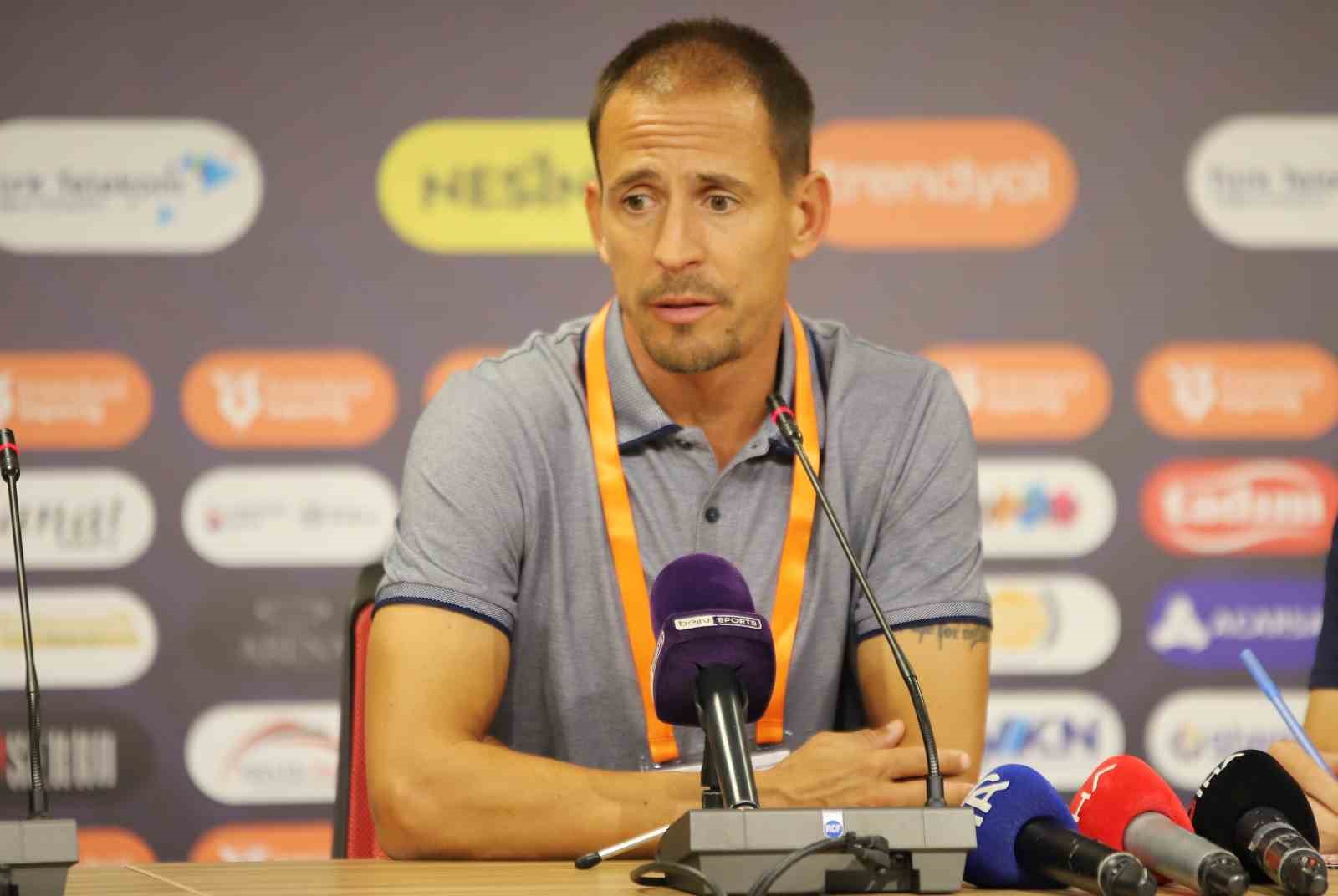 JOAO PEREİRA: "YAPTIĞIMIZ HATALAR BURADAN 1 PUANLA AYRILMAMIZA NEDEN OLDU"