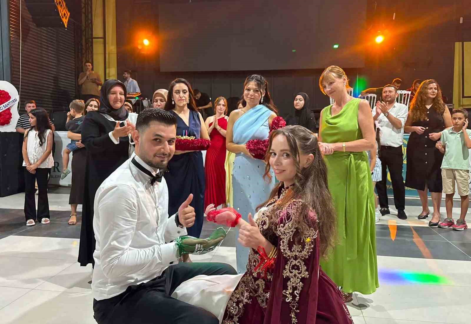 POLONYALI JULİA İLE MUSTAFA’NIN BAKLAVAYLA BAŞLAYAN AŞKI DÜĞÜN PASTASIYLA TAÇLANDI