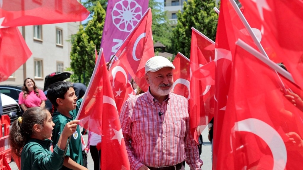 BAŞKAN ÇOLAKBAYRAKDAR: "EN KIYMETLİ HAZİNEMİZ YAVRULARIMIZA DAHA SAĞLIKLI ORTAMLAR HAZIRLIYORUZ"